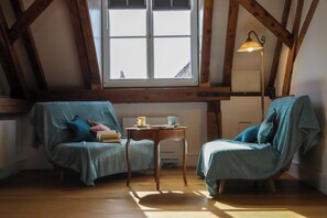 Junior Suite | Living area