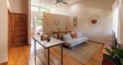 Cozy Apt close by good coffee, surf, beach, shops & restaurants