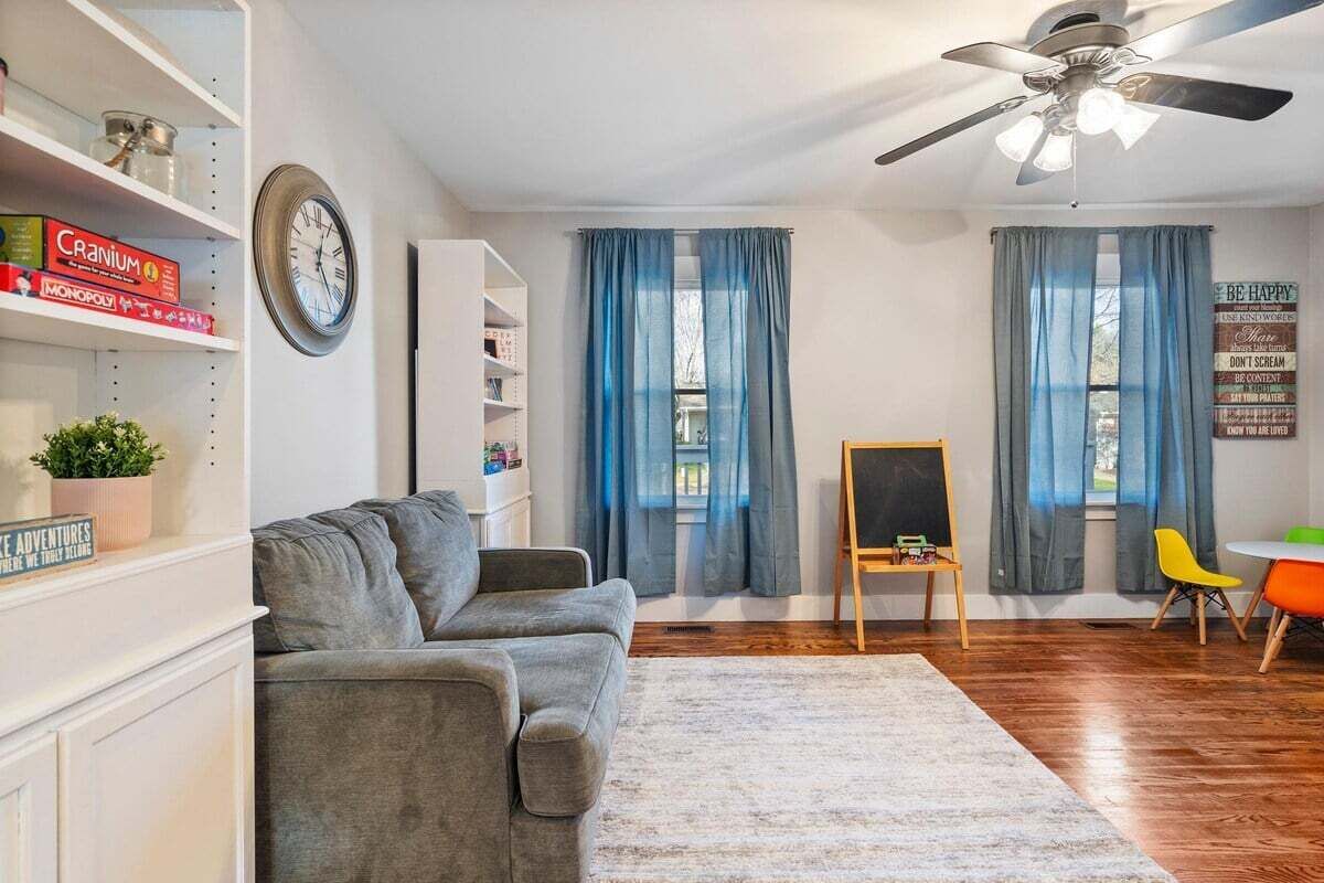 Most Sought After Area, 4-br, Gym & Fire Pit! - Raleigh, NC