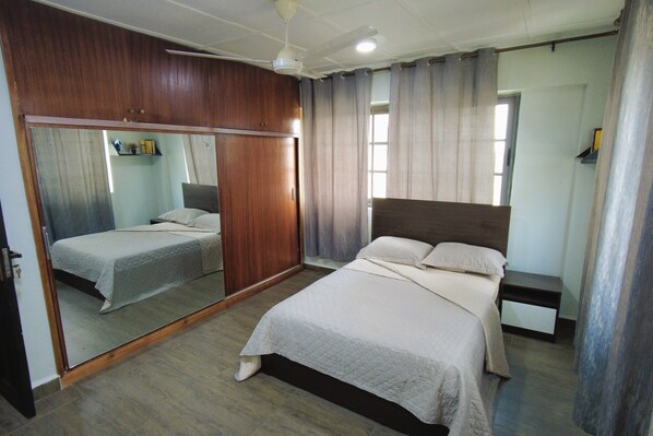 1 bedroom, desk, iron/ironing board, free WiFi