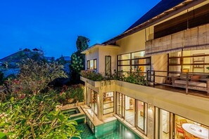 Outdoor dining - Panatai Villa - Four Bedroom Villa, Sleeps 9 (Denpasar Selatan)