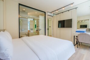 2 bedrooms, iron/ironing board, Internet, bed sheets - Layur Villa - Two Bedroom Villa, Sleeps 4 (Canggu)