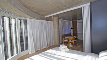 1 bedroom, internet, bed sheets