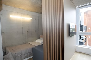 3 camere