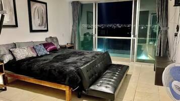 2 slaapkamers, een strijkplank/strijkijzer, wifi, beddengoed