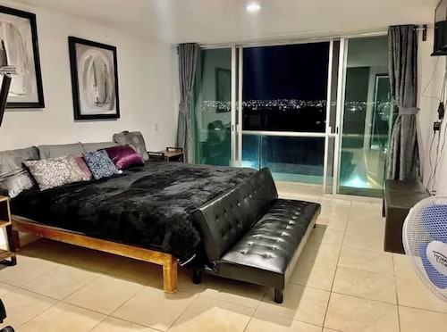 BEAUTIFUL APARTMENT IN TEQUISQUIAPAN 