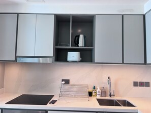 Luxury Apartment, Beach View | Private kitchen