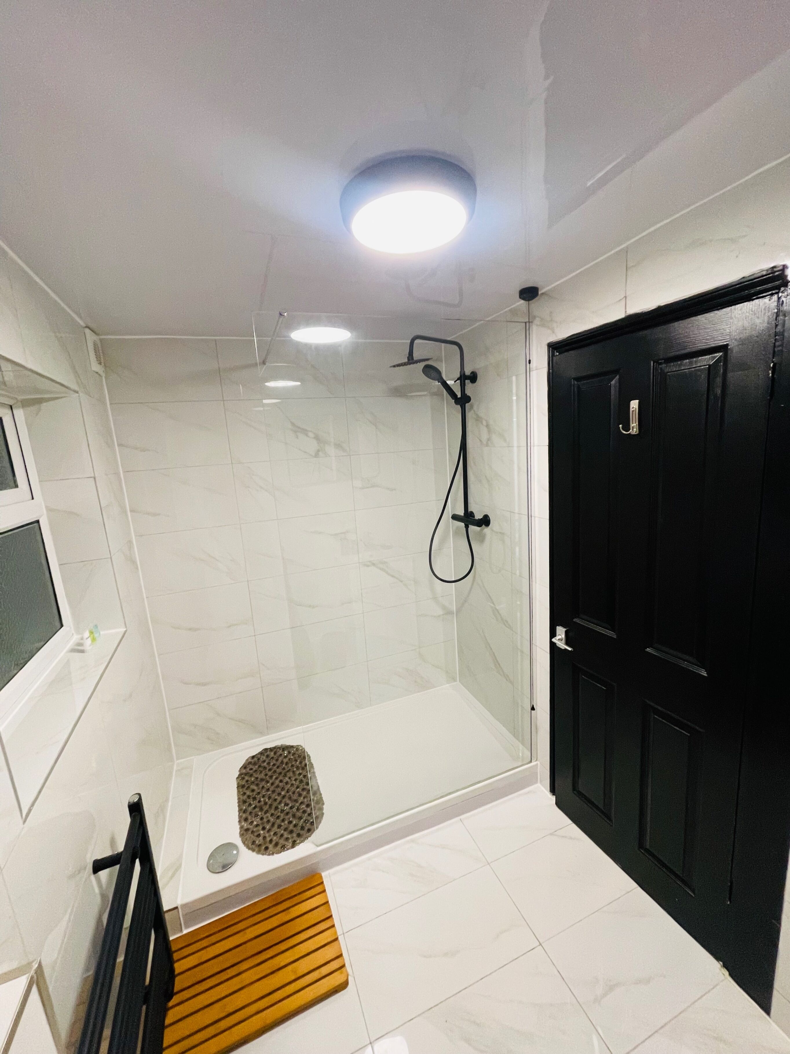 Apartment | Badezimmer | Dusche, Handtücher