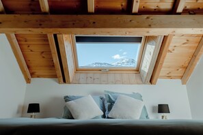 3 camere, una scrivania, ferro/asse da stiro, culla da viaggio