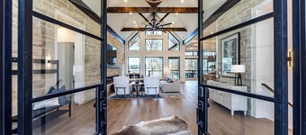 Masters Week Luxury 5BR Lakefront home w/ Top Amenities! Sleeps 14