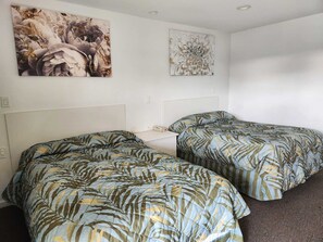 Standard Room, 2 Double Beds