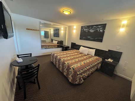 Standard Single Room, 1 King Bed | Free WiFi