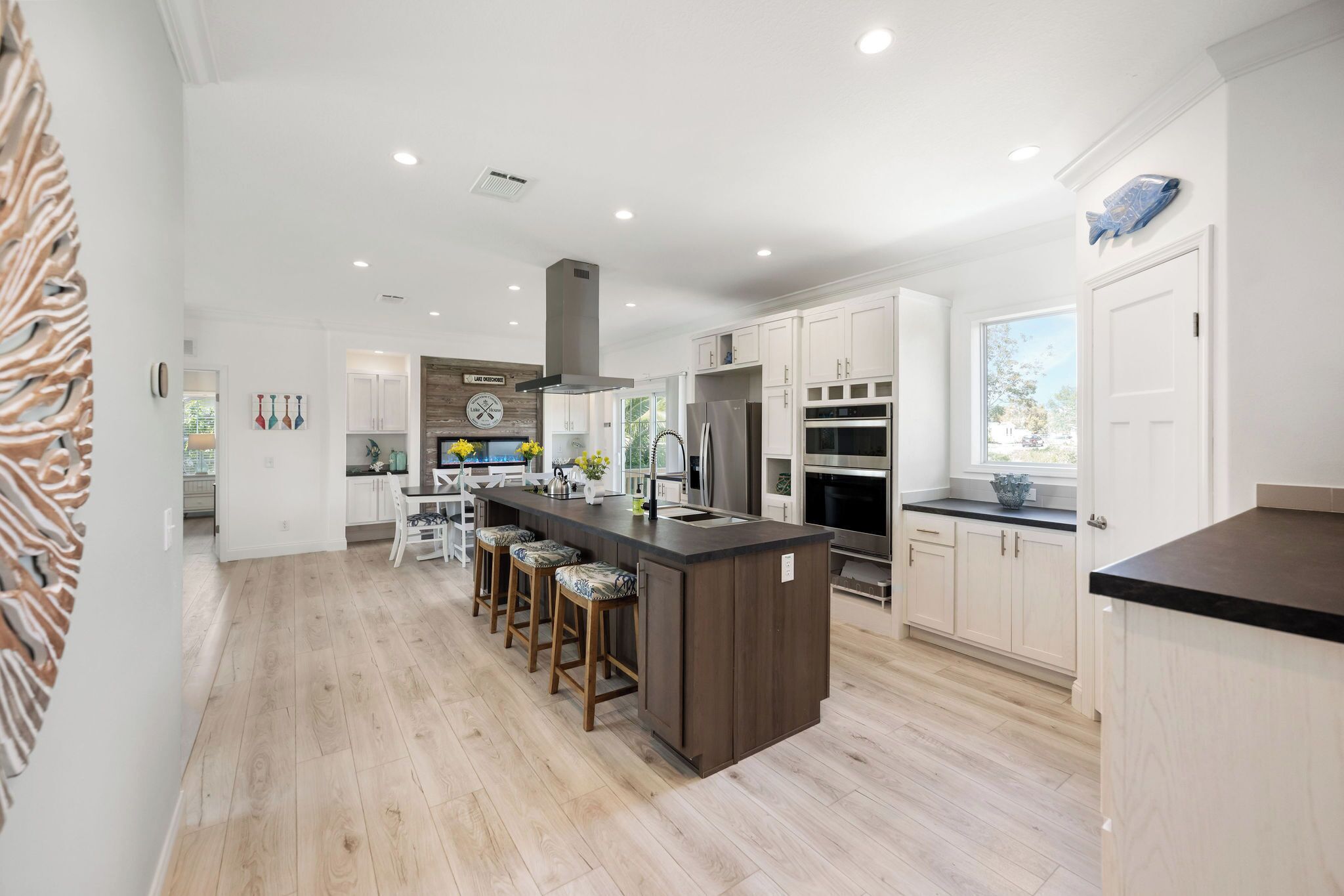 雪櫃、微波爐、焗爐、爐具