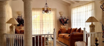 Tranquil 3-Bedroom House With AC In St James