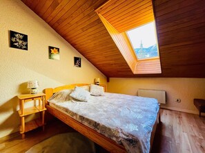 2 slaapkamers, een strijkplank/strijkijzer