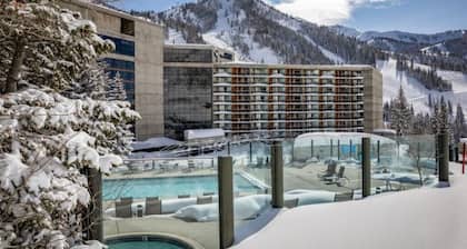 Cliff Club, Snowbird, UT, sleeps 2-6, one week only March 13-20, 2026
Plus spa