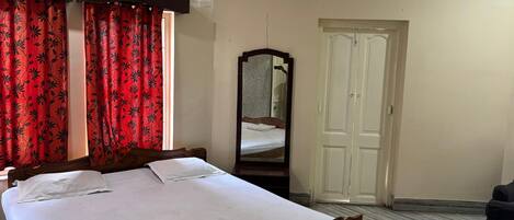 Chambre Double, balcon, vue ville