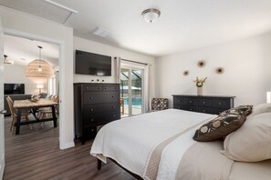 4 makuuhuonetta, silitysrauta/-lauta, Wi-Fi, vuodevaatteet