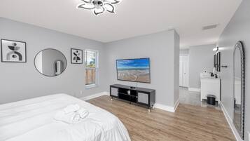 5 bedrooms, iron/ironing board, free WiFi, bed sheets