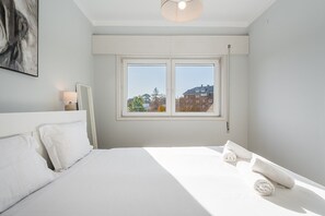 1 dormitorio, tabla de planchar con plancha, Internet y ropa de cama