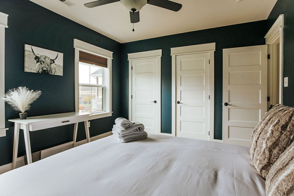 3 bedrooms, WiFi (free), bed sheets
