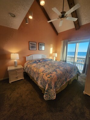 3 bedrooms, travel crib, free WiFi, bed sheets