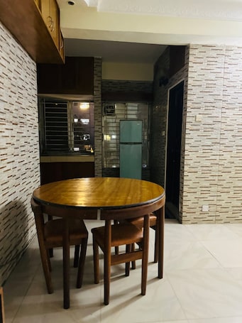 Deluxe Apartment | In-room dining