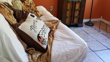 2 dormitorios, tabla de planchar con plancha, wifi gratis y ropa de cama
