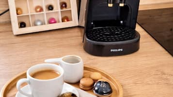 Kaffee und/oder Kaffeemaschine