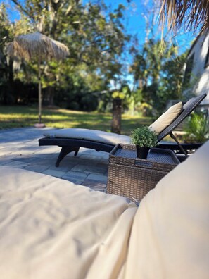 Terrace/patio - Mid-century modern gem w/ cabin vibes, MEGA gameroom, pingpong, pool table, gym (Jacksonville)