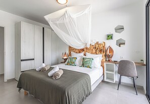 3 habitaciones, tabla de planchar con plancha, cuna de viaje y wifi 