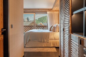 5 bedrooms, WiFi, bed sheets