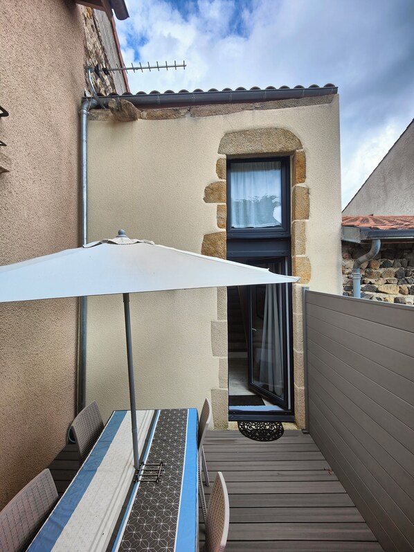 屋外ダイニングエリア