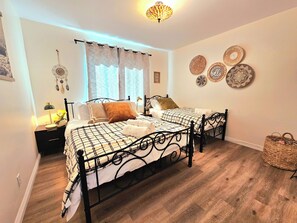 3 bedrooms, iron/ironing board, WiFi, bed sheets