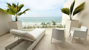 1 bedroom, premium bedding, down duvets, minibar