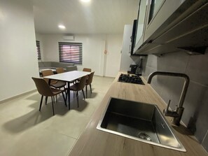 Superior Apartment | Private kitchen - kappasplace hendrika J.veldkampstraat55A (Paramaribo)