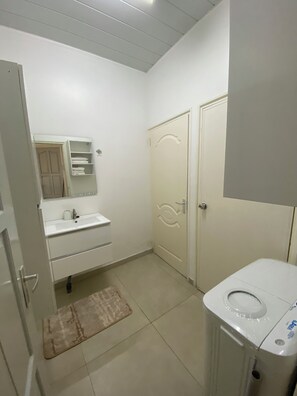Superior Apartment | Bathroom - kappasplace hendrika J.veldkampstraat55A (Paramaribo)