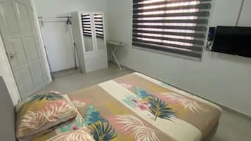 Apartamento superior | 2 dormitorios, tabla de planchar con plancha, wifi gratis