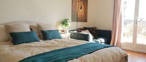 4 makuuhuonetta, silitysrauta/-lauta, Wi-Fi, vuodevaatteet