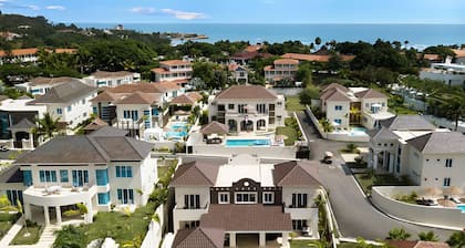 Lifestyles Resort Villa 6-Bedroom All Inclusive {White Bracelet} Puerto Plata