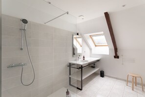Hair dryer, towels