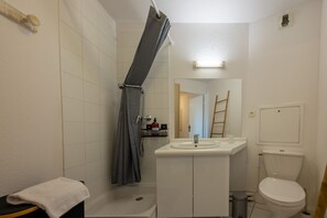 Handdukar, tvål och toalettpapper