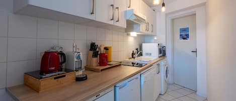 Fridge, microwave, oven, dishwasher
