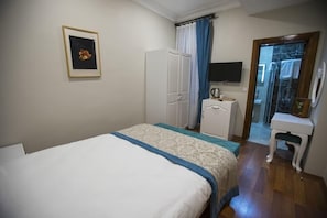 Room - The Void Hotel (Istanbul)