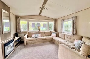 Classic Mobile Home | Living area