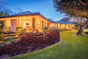 Room - Anini Beachfront Home (Kilauea)
