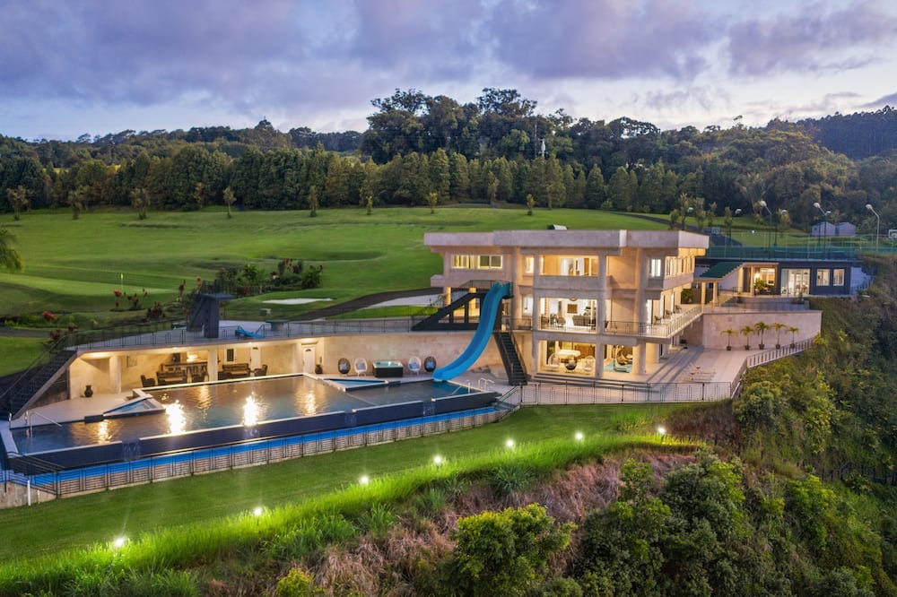 Waterfalling Estate in Ninole - Ninole, HI
