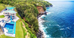 6 bedrooms - Waterfalling Estate in Ninole (Ninole)
