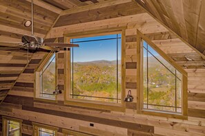 Interior - NEW Cabin Heated Pool/Mountain Views/Hot Tub/Arcade/Theatre Room/Air Hockey (Sevierville)