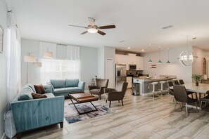 Smart TV - Last Minute Disney Getaway! Private Pool & Themed Bedrooms. Book Now! #122403 (Orlando)